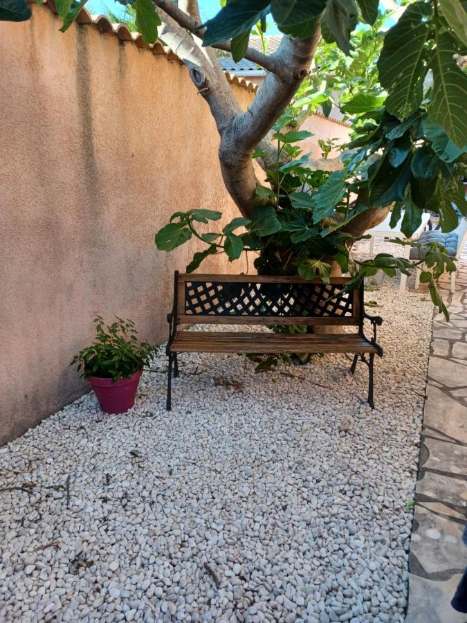 Le Clos D'Amandine Apartment Salleles-d'Aude Exterior photo